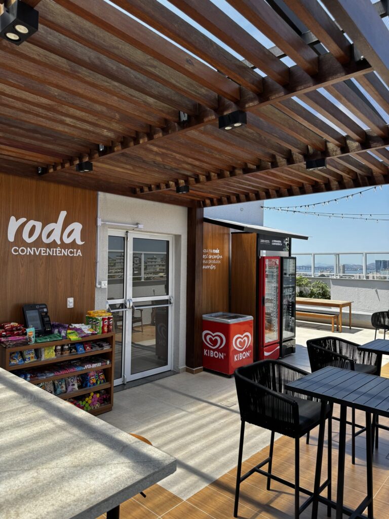 Conveniência autônoma no rooftop